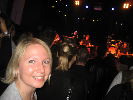 Bon Jovin keikalta Lontooss. Kuva: Anu Jaakkola. Kuvassa Bon Jovi esiintymässä Lontoossa yllätyskeikalla.